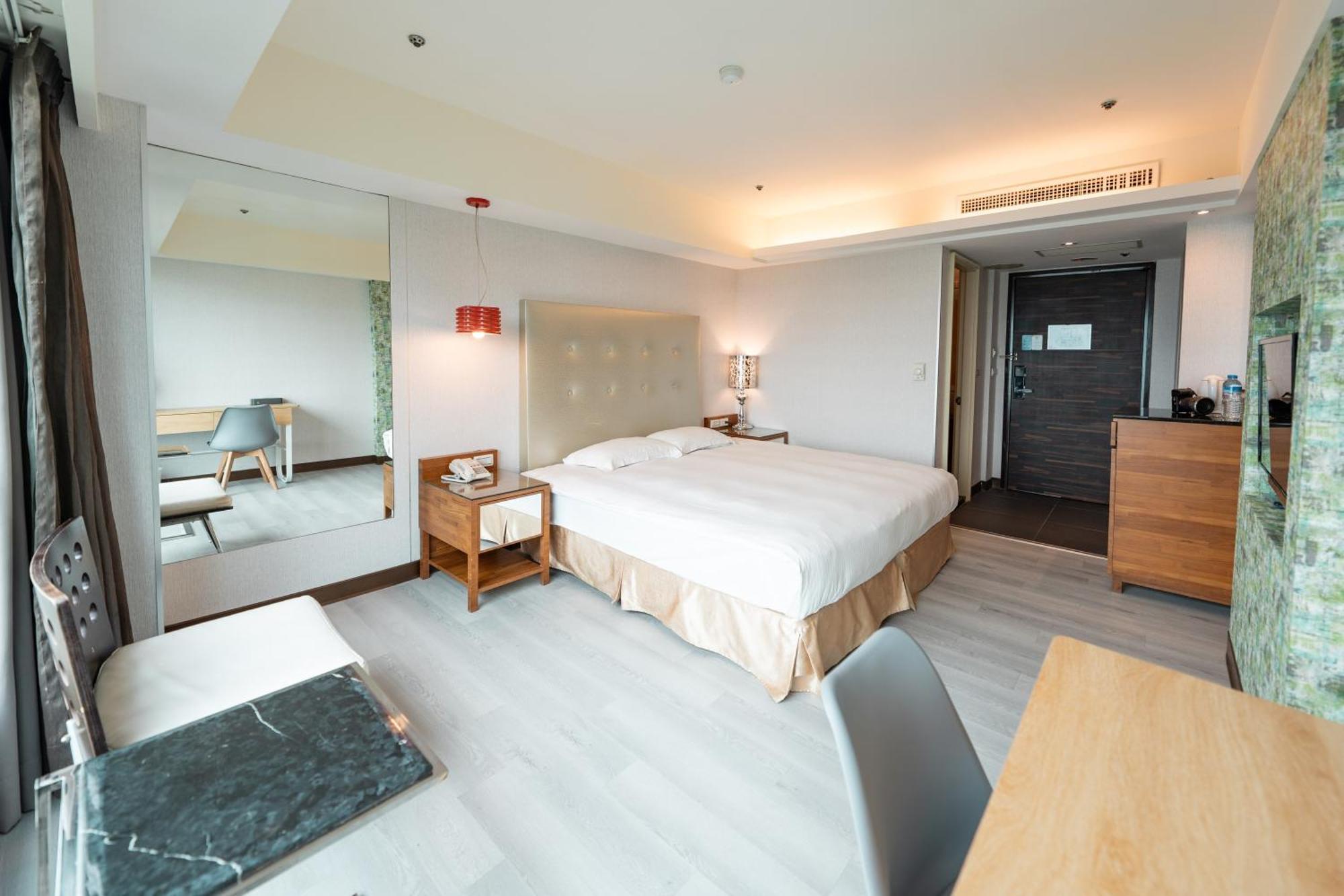 觀海樓海景大飯店 Hotel Cloud Riverside Tamsui Extérieur photo